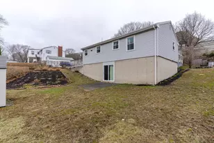 24 Hanson Rd, Saugus, MA 01906 - Photo 16