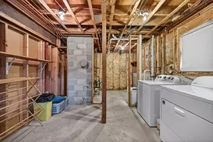 1079 Langley St, Fall River, MA 02720 - Photo 26