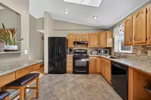 1079 Langley St, Fall River, MA 02720 - Photo 12