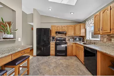 1079 Langley St, Fall River, MA 02720 - Photo 12