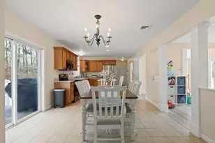 3 Autumn Dr, Wareham, MA 02576 - Photo 2