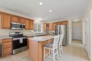 3 Autumn Dr, Wareham, MA 02576 - Photo 4