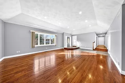 32 Madison Ct, Westport, MA 02790 - Photo 2