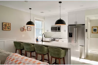 1252 Broadway #4, Somerville, MA 02144 - Photo 2