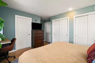 65 Chelsea St, Boston, MA 02129 - Photo 16