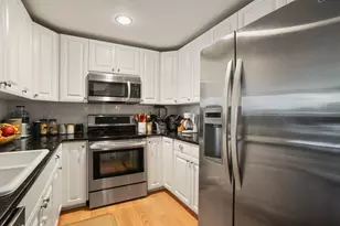 65 Chelsea St, Boston, MA 02129 - Photo 12