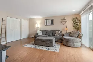 47 Edgelawn Ave, North Andover, MA 01845 - Photo 2