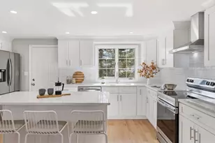 58 Maple St, Framingham, MA 01702 - Photo 4