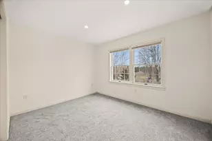 212 Scadding St, Taunton, MA 02780 - Photo 24