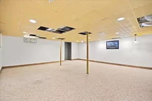 212 Scadding St, Taunton, MA 02780 - Photo 30