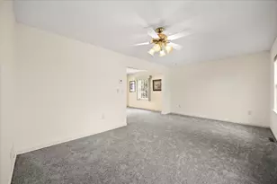 212 Scadding St, Taunton, MA 02780 - Photo 14