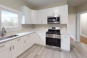 1011 Washington, Newton, MA 02460 - Photo 2