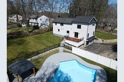 565 Elm St, Concord, MA 01742 - Photo 2