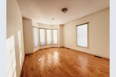 31 Elmwood St #31, Newton, MA 02458 - Photo 2