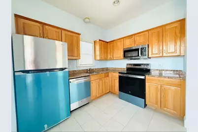 31 Elmwood St #31, Newton, MA 02458 - Photo 4