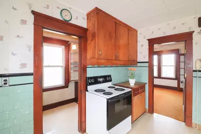 110 Bonneville Ave, Chicopee, MA 01013 - Photo 8