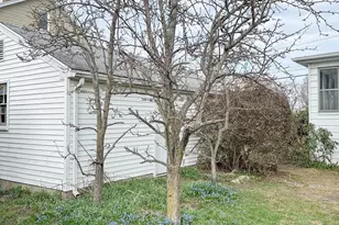 110 Bonneville Ave, Chicopee, MA 01013 - Photo 30