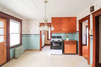 110 Bonneville Ave, Chicopee, MA 01013 - Photo 4