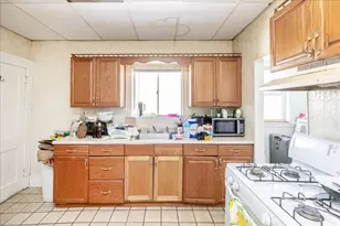 83 Calumet, Revere, MA 02151 - Photo 28