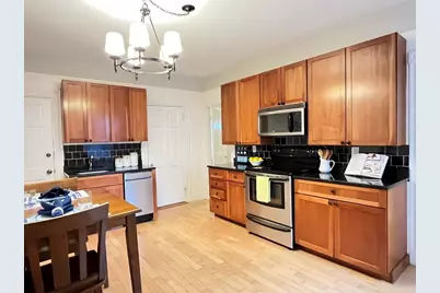 128 Chestnut St #1, Brookline, MA 02445 - Photo 2