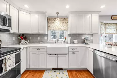 4 Magnolia Ter, Stoneham, MA 02180 - Photo 10