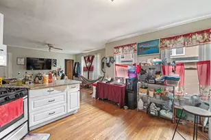 56 Mansfield St, Everett, MA 02149 - Photo 10