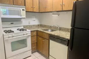 33 Pond Ave, Brookline, MA 02445 - Photo 4