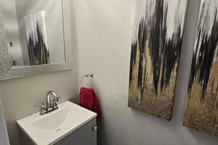 20 Farm Pond Rd, Dracut, MA 01826 - Photo 12