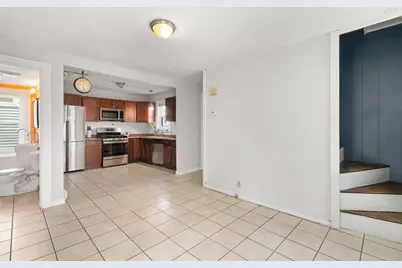 22 Montgomery St, Fall River, MA 02720 - Photo 4