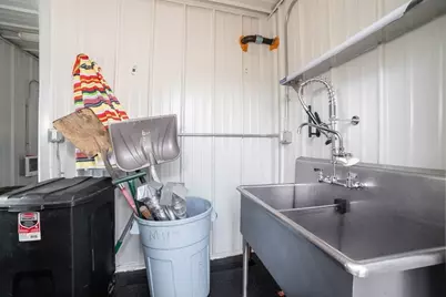 102 Grove St, Chicopee, MA 01020 - Photo 22