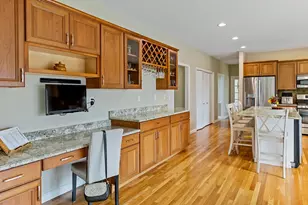 20 Constitution Cir, Holliston, MA 01746 - Photo 8