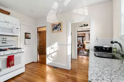 105 Poplar St #1, Watertown, MA 02472 - Photo 6