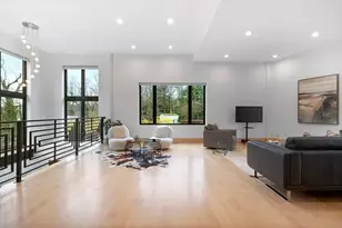 71 Grove St, Brookline, MA 02467 - Photo 8