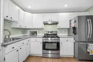 71 Kennedy Dr, Chelmsford, MA 01863 - Photo 10