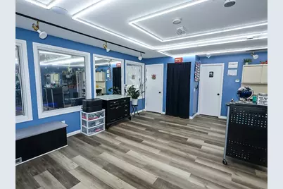 17 Lombard St, Springfield, MA 01105 - Photo 6