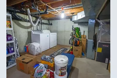 17 Lombard St, Springfield, MA 01105 - Photo 28