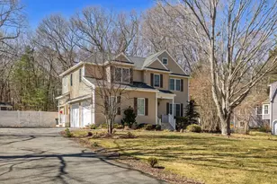 60 Shufelt Rd, Walpole, MA 02071 - Photo 1