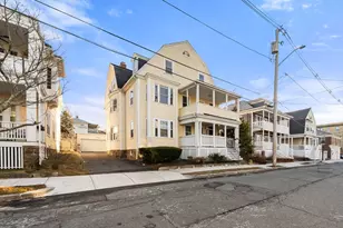 17 Roslyn St, Salem, MA 01970 - Photo 2