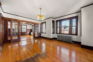 17 Roslyn St, Salem, MA 01970 - Photo 8