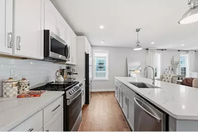 18-20 Crestway Rd #5, Boston, MA 02128 - Photo 6