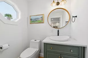 35 Tuckerman St, Boston, MA 02127 - Photo 8