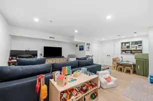 35 Tuckerman St, Boston, MA 02127 - Photo 12