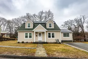 32 Farmington St, Worcester, MA 01603 - Photo 1