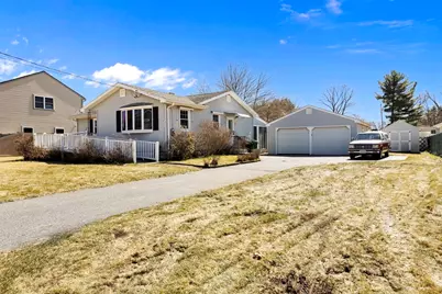 47 Boucher Cir, Chicopee, MA 01020 - Photo 2