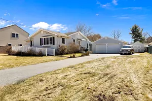 47 Boucher Cir, Chicopee, MA 01020 - Photo 2