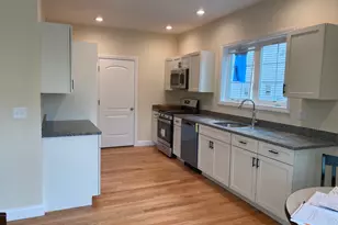 19B Crownshield, Uxbridge, MA 01569 - Photo 2