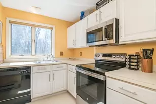 575 Bridge Rd, Northampton, MA 01062 - Photo 8