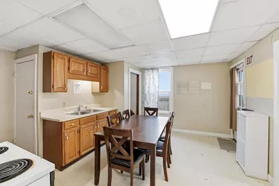 127 Orange St, Springfield, MA 01108 - Photo 12