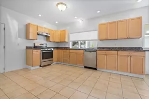 144 Waverly Rd, North Andover, MA 01845 - Photo 6