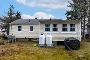 7 Cedar St, Mattapoisett, MA 02739 - Photo 14